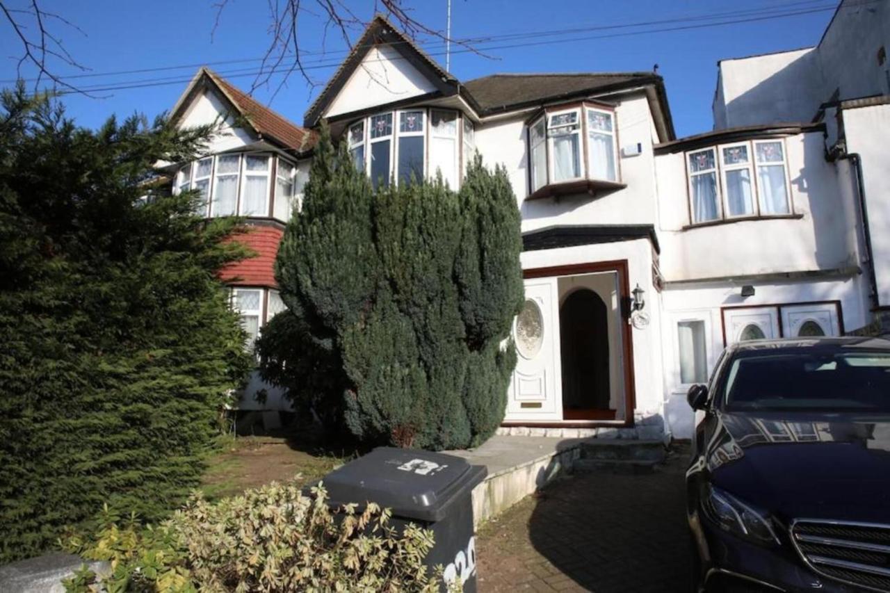 Oyo Timi Holiday Homes London Luaran gambar