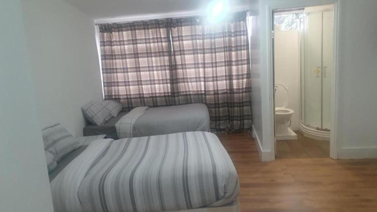 Oyo Timi Holiday Homes London Luaran gambar