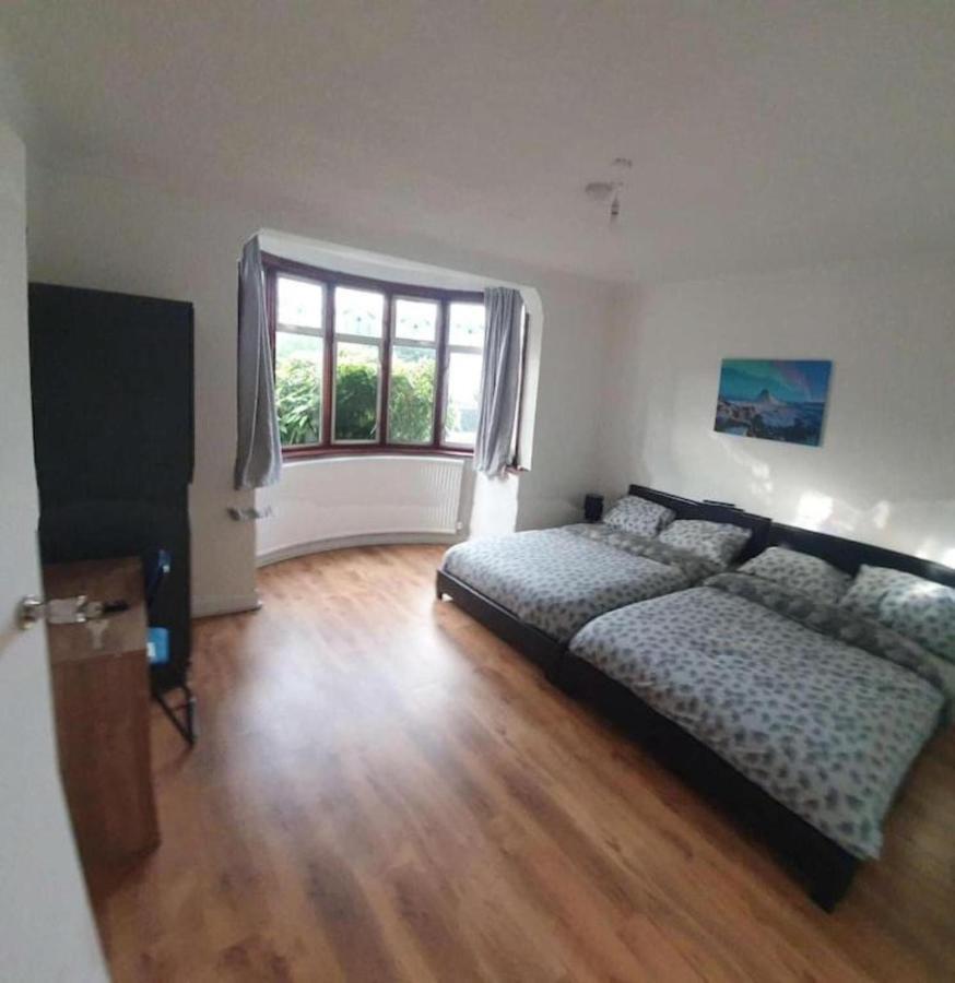 Oyo Timi Holiday Homes London Luaran gambar