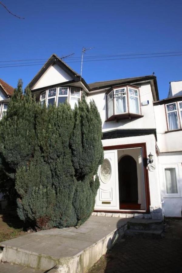 Oyo Timi Holiday Homes London Luaran gambar