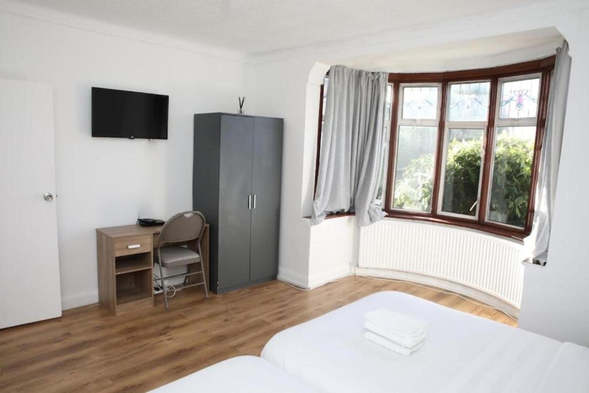 Oyo Timi Holiday Homes London Luaran gambar