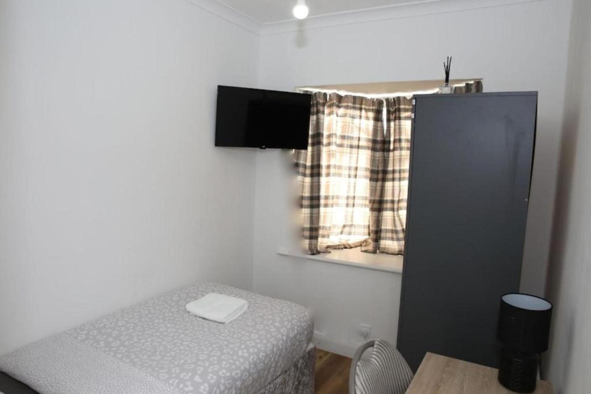 Oyo Timi Holiday Homes London Luaran gambar